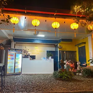 https://downtown-backpackers-hostel.hotelsluangprabang.com